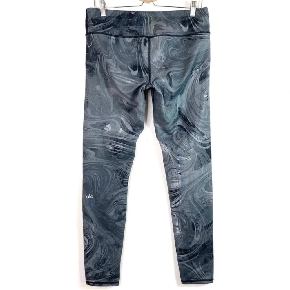 Alo Yoga Airbrush Full Length Legging in Marble Gray Size L
